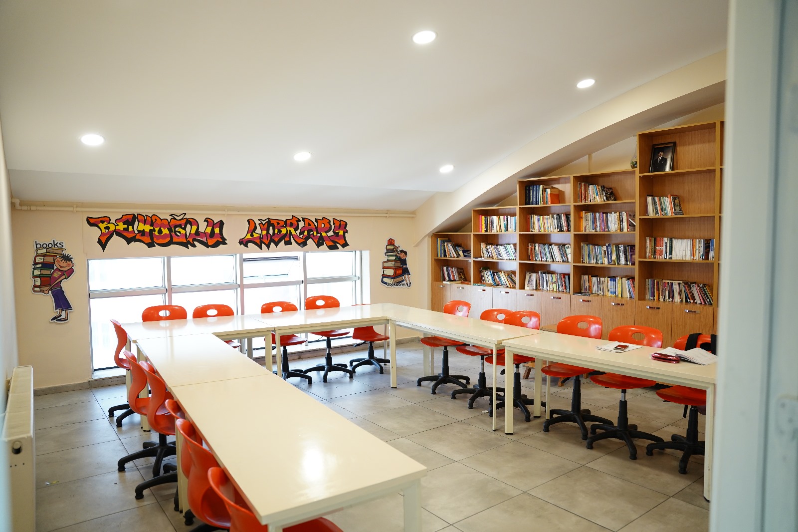 Beyoğlu Koleji - Konferans Salonu